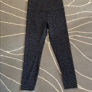 Lululemon Wunder train HR 25”